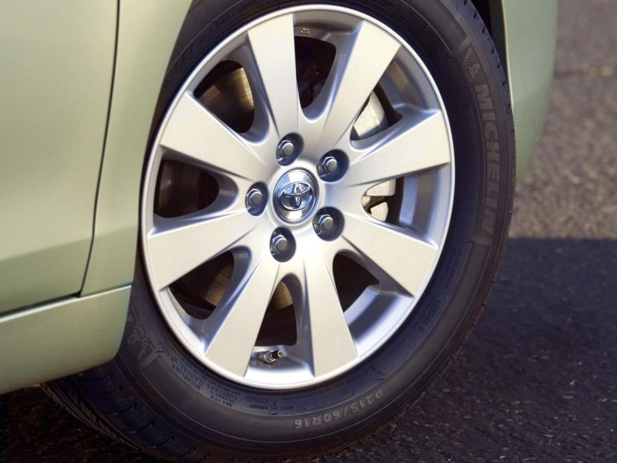 Колеса Toyota Camry Hybrid 2006 года  (NA) (фото 21 из 62)